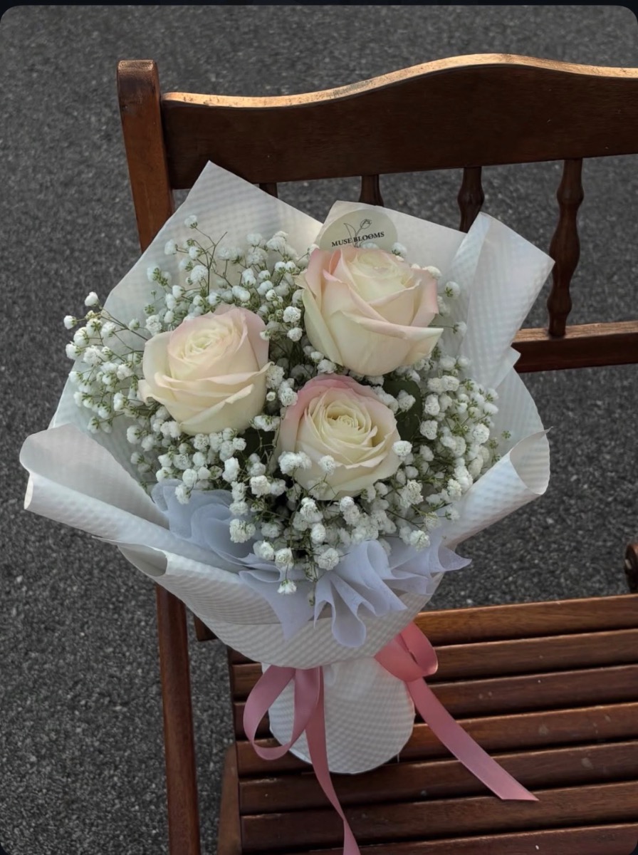 Baby breath & Rose bouquet