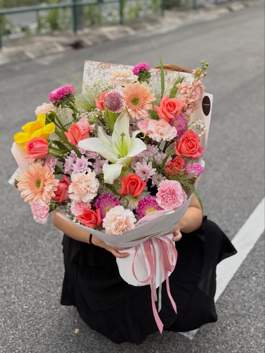 Mix flower bouquet – photo 2