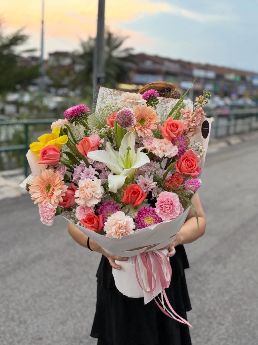 Mix flower bouquet – photo 3