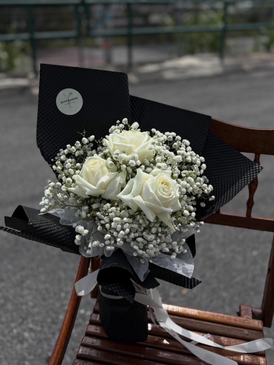 white rose & baby breath