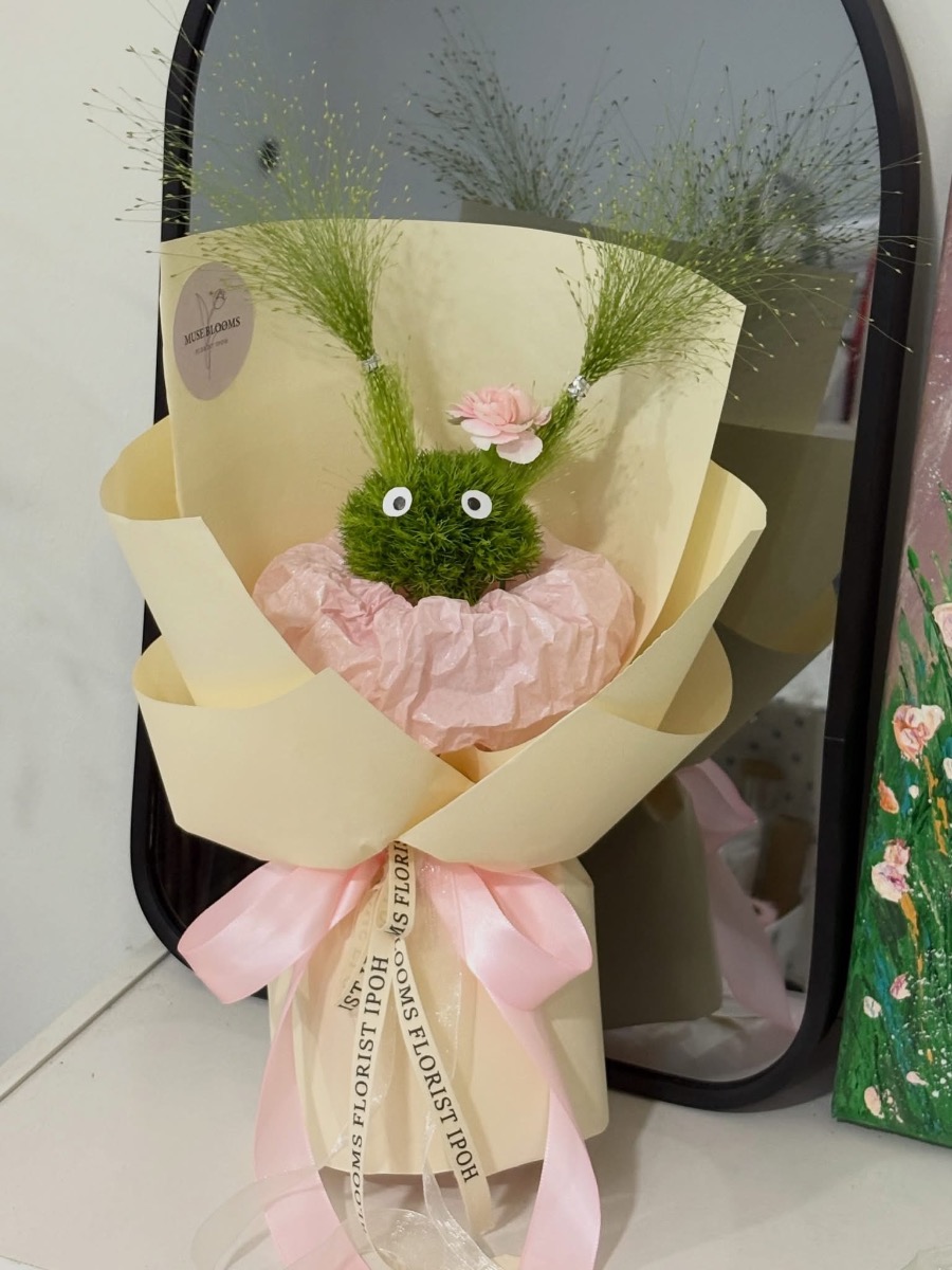 Small Green Furry Monster Flower Bouquet – photo 2