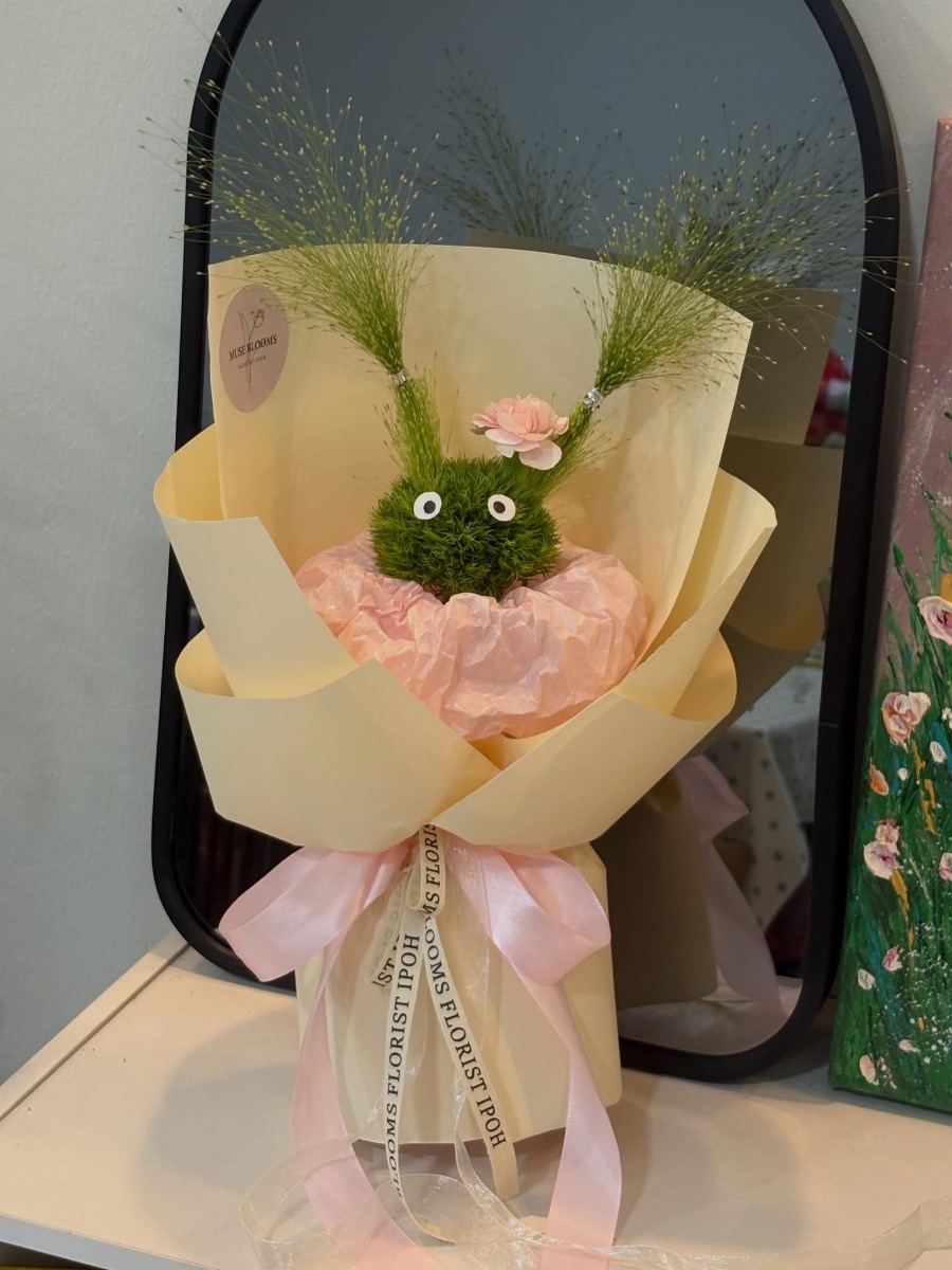Small Green Furry Monster Flower Bouquet – photo 3