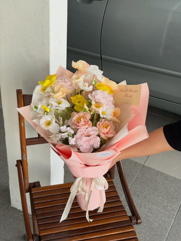 Plastic Colour Artificial Bouquet
