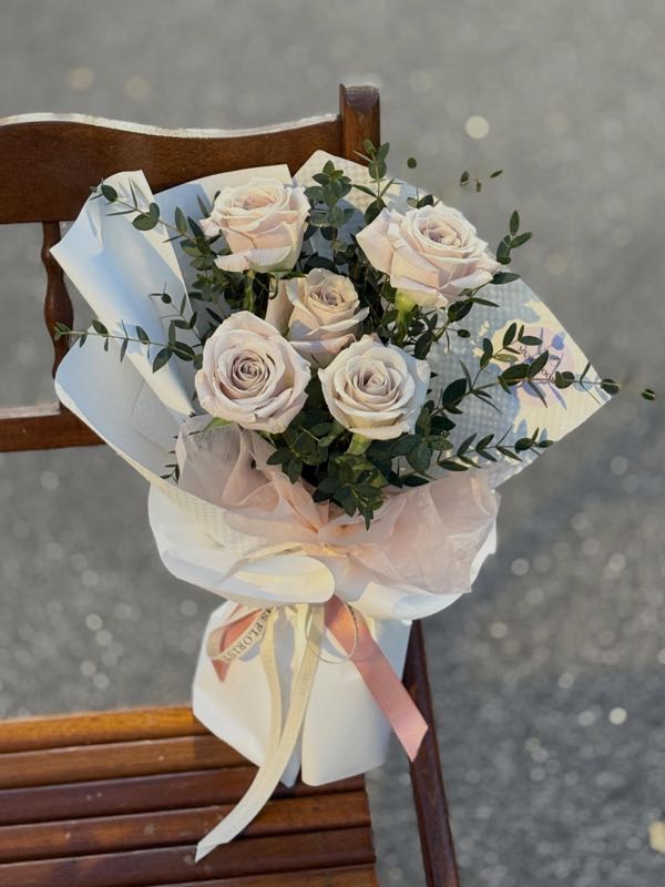 Elegant Menta Rose Bouquet – photo 2