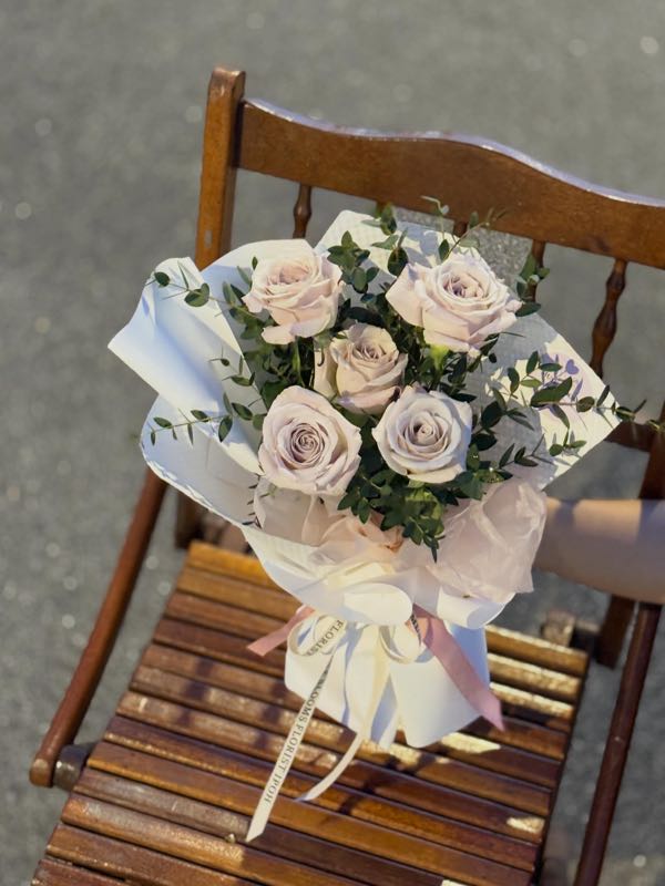 Elegant Menta Rose Bouquet – photo 3