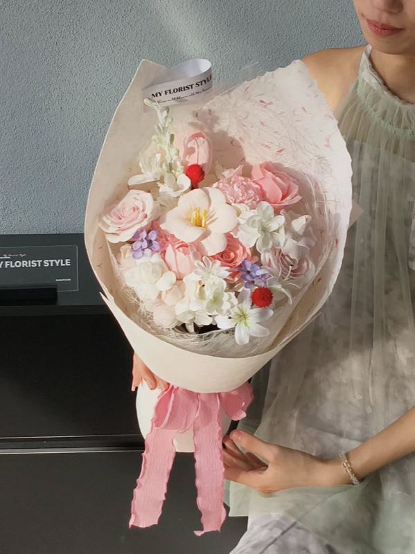 Strawberry Milkshake Soap Flower Bouquet – photo 2