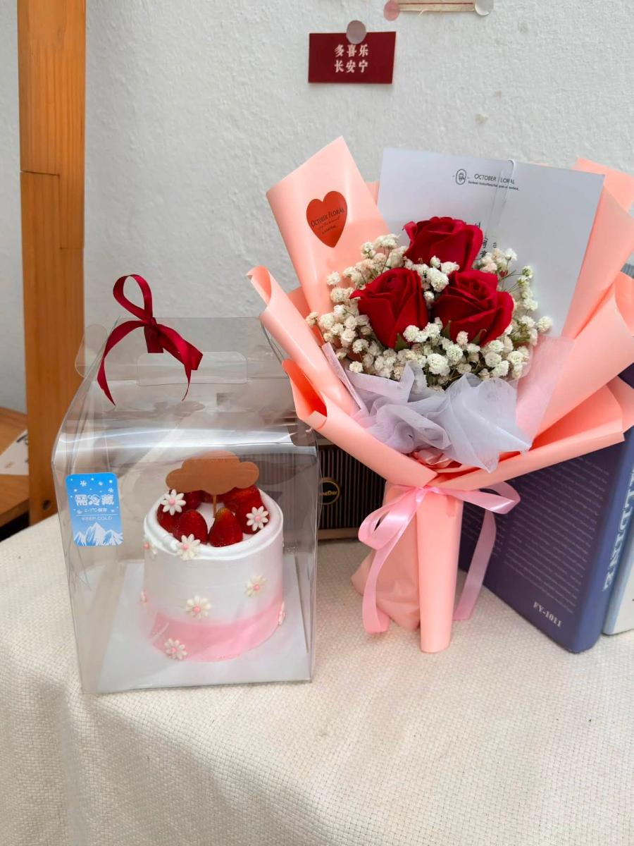 Classic 3-Stem Rose Bouquet with Birthday Cake