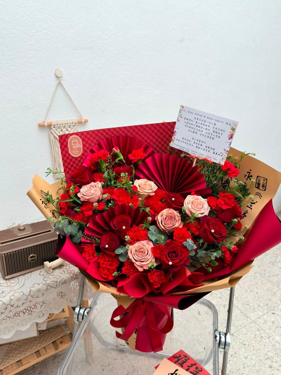 Tribute to Mentors: Red & Gold Chinese-Style Giant Floral Arrangement