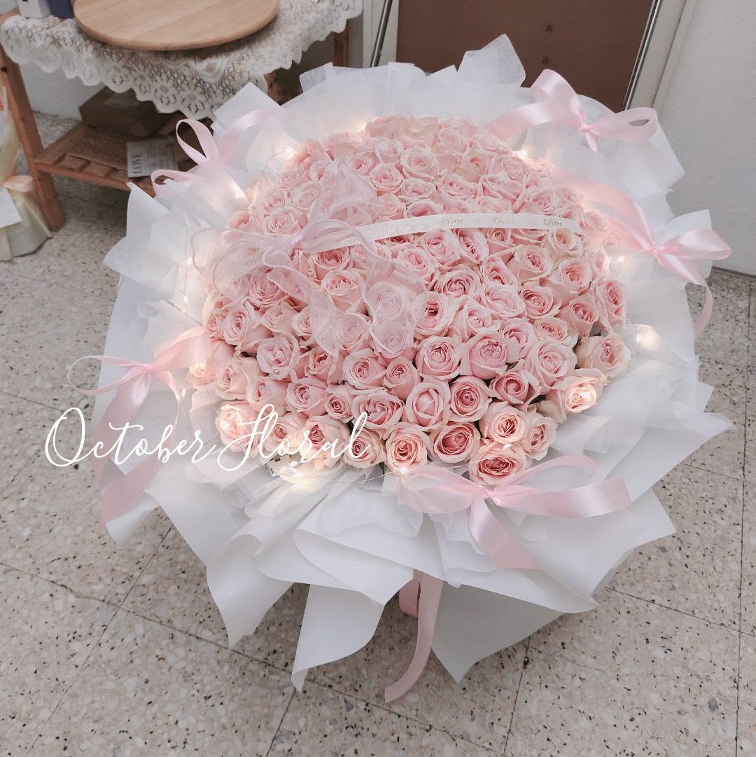 Eternal Love - 99 Stems Pink Rose Luxury Hand Bouquet with Lights