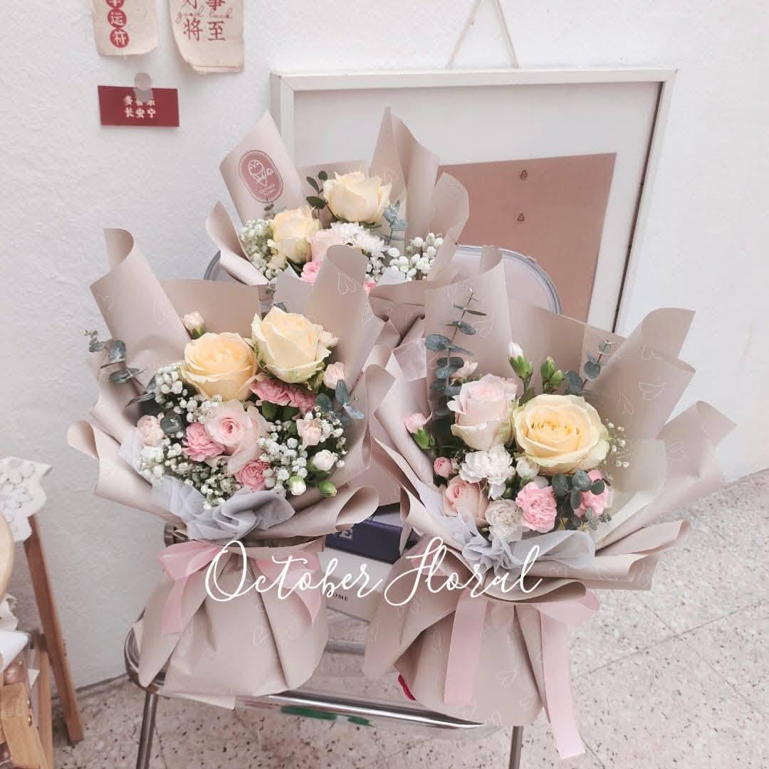 Sweet Charm - Vintage Champagne Rose Mini Hand Bouquet