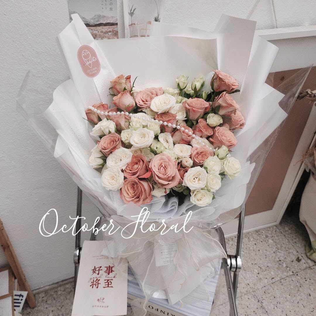 Pearl Elegance - Vintage Milk Tea Rose Hand Bouquet