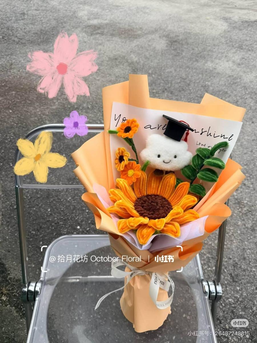 Sunny Cloud - Handmade Pipe Cleaner Sunflower & Graduating Cloud Bouquet