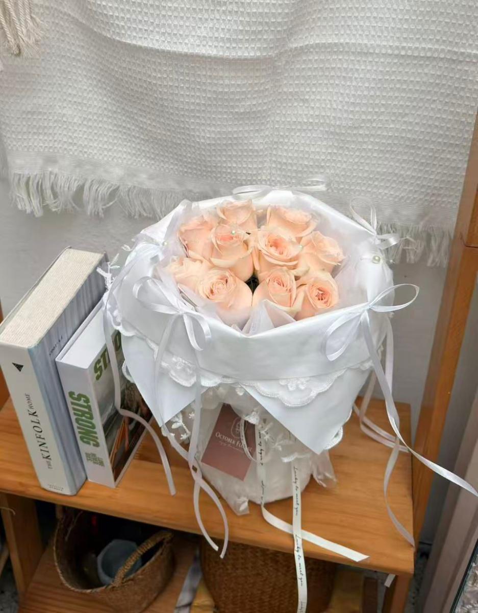 Pure Romance - Lace-Trimmed White Tulle & Soft Pink Rose Handheld Flower Bucket