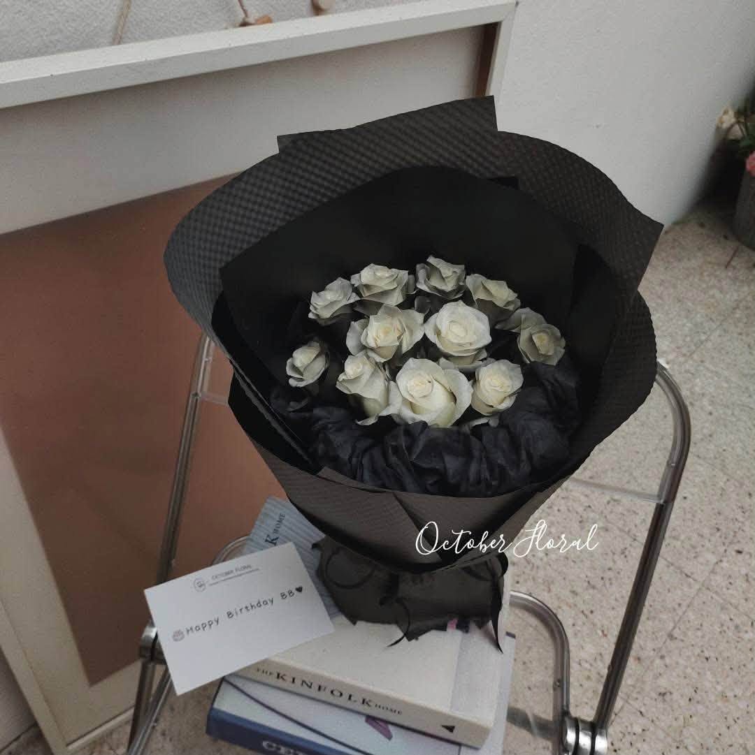 Midnight Fragrance - Premium Black Wrapped White Rose Chic Bouquet
