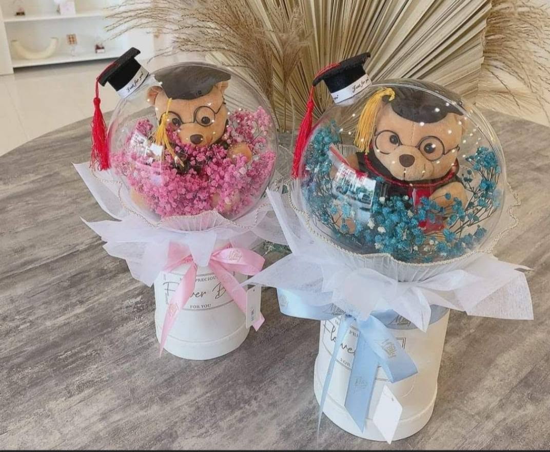 Graduate Bear - Cylindrical Gift Boxes Featuring a Cute Bear in a Graduation Cap, Bobo Balloon