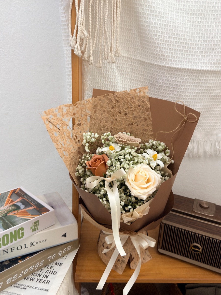 Vintage Baby’s Breath Bouquet – photo 2