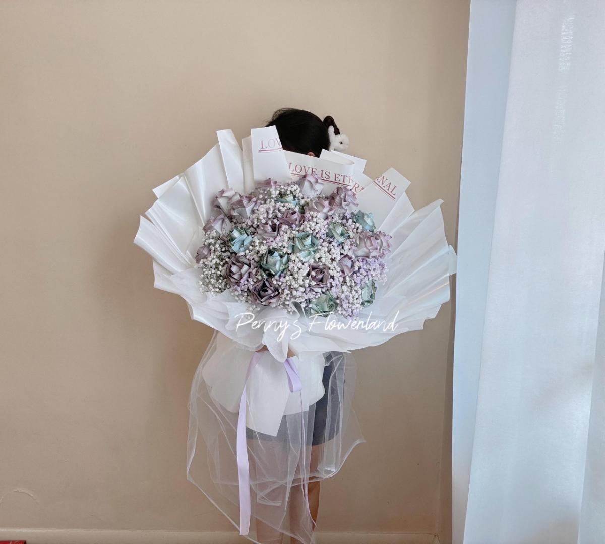 XL Rose Money with Fresh Babybreath
