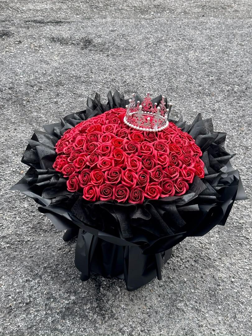 99stalks Red Soap Roses