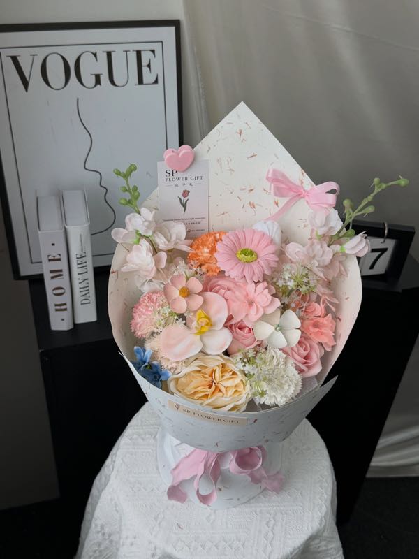Romantic Mixed Bouquet