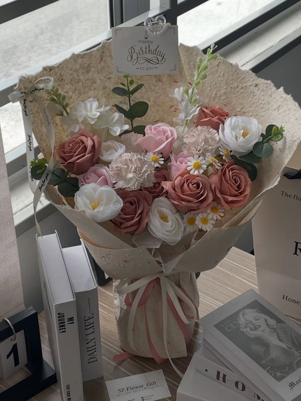 Gentle Cappuccino Bouquet