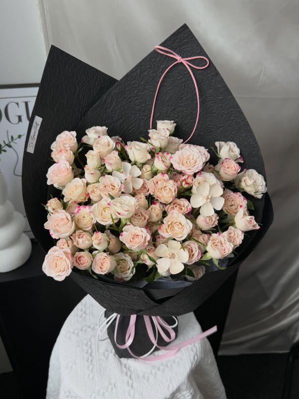 Black Refracted Rose Bouquet