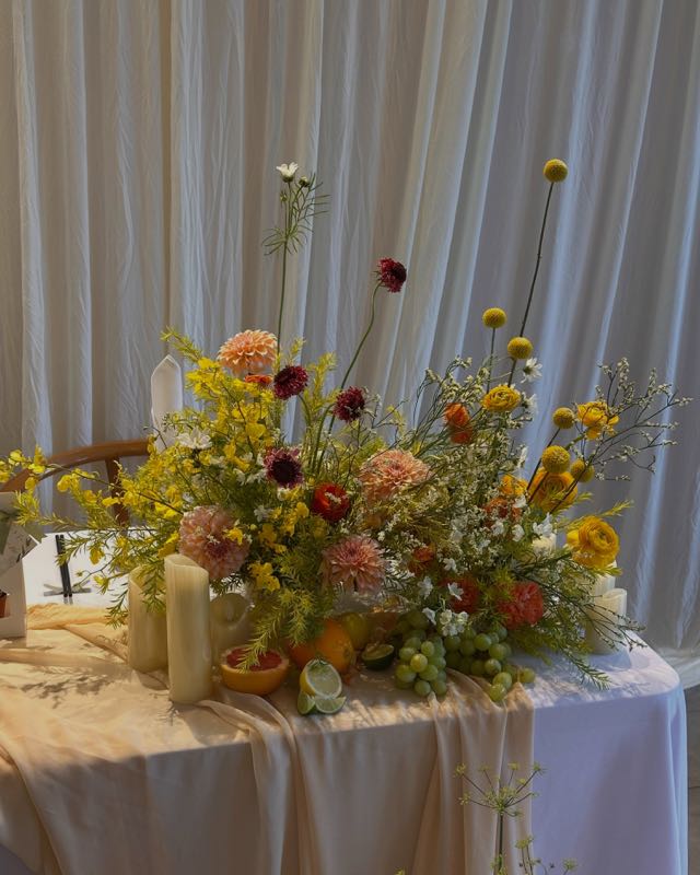 Sunshine Fruit Wedding Table Florals – photo 2