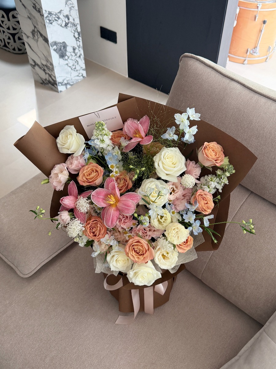 Cappucino Brown Tone Mixed Flower Fresh Bouquet
