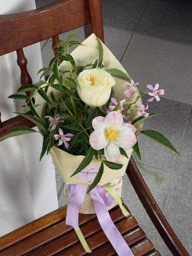 single rose bouquet