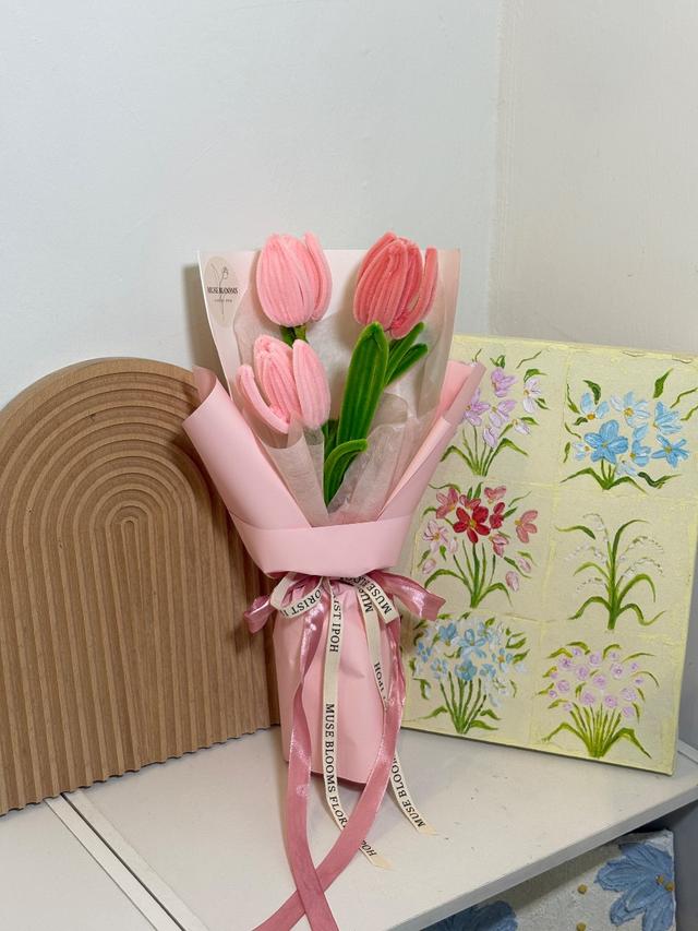 Pink pipe-cleaner tulip