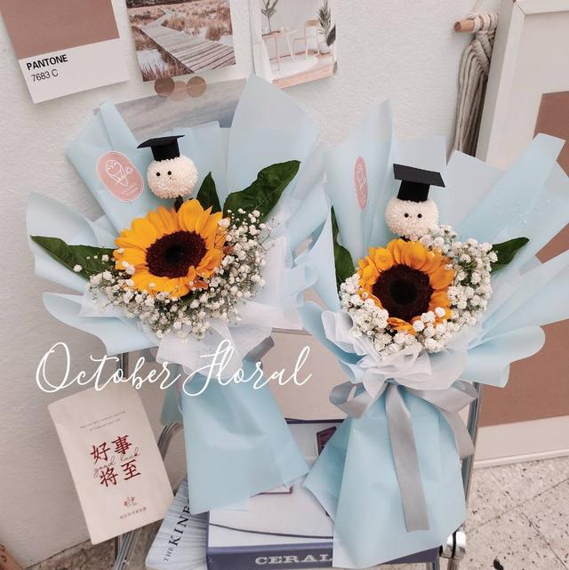 Little Sunshine - Single Sunflower & Pompon Snowman Graduation Bouquet in Blue