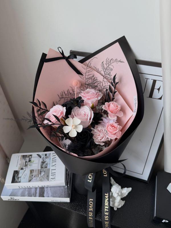 Black & Pink Bouquet