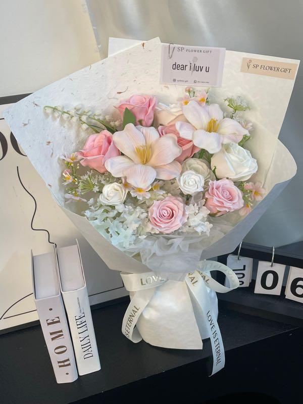 Romantic Palette Bouquet