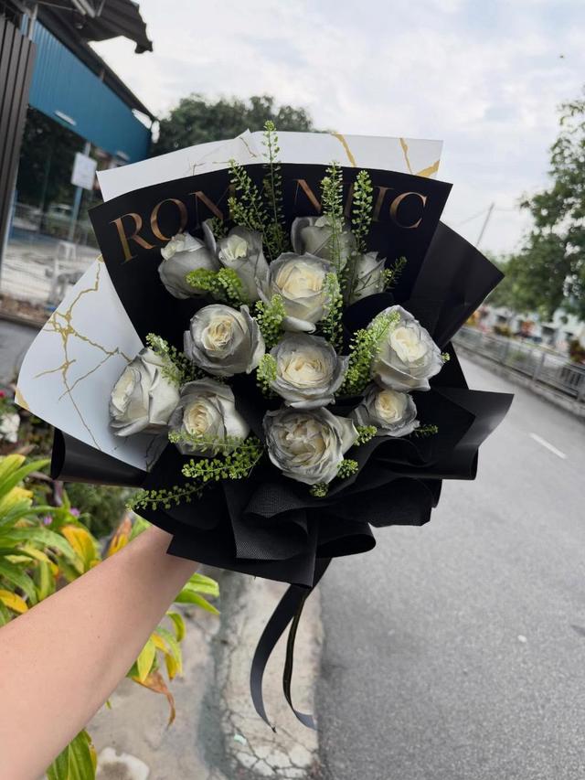 BLACK ROSE